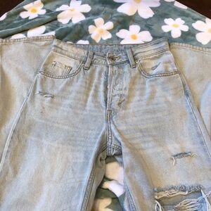 H&M 90’s boyfriend jeans